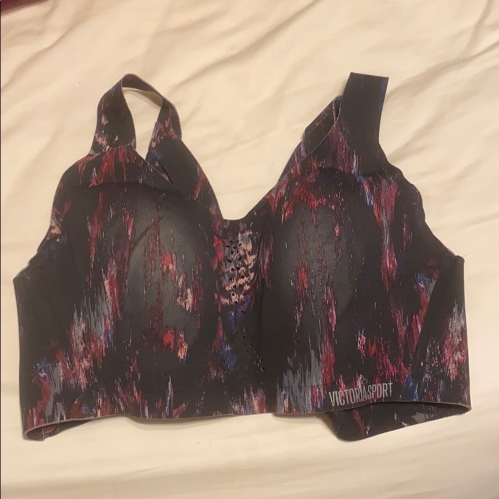 34 DD Victoria’s Secret sports bra